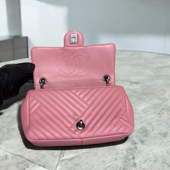 Pink CHANEL Chevron Crossing Flap Bag - Picture 7 of 12
